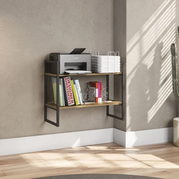 O Nicho é aquele mobiliário que faz toda a diferença na sua casa, trazendo mais praticidade e charme para o seu lar. O nicho com duas prateleiras freijó é resistente e elegante, perfeito para deixar o seu lar mais organizado. Fabricado em MDP, com sete camadas de pintura e textura dos veios da madeira, ele possui estrutura metálica, pintada com tinta epóxi, super-resistente a umidade, deixando ele mais durável e fácil de limpar. Essa opção de nicho da linha industrial é resistente e acomoda muito bem livros, vasos, objetos decorativos e tudo mais que combine com a sua decoração. Além disso, você pode usar sua imaginação e utilizar em outros ambientes também.