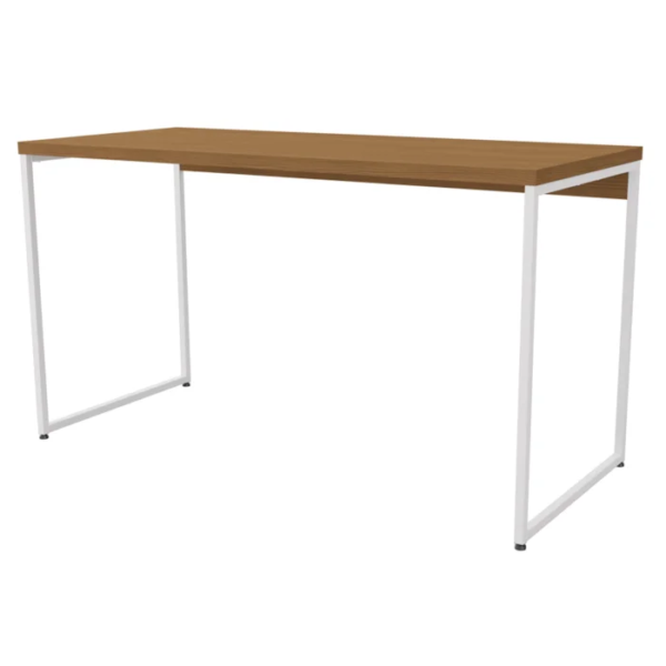 A mesa secretária freijó de madeira é ideal para otimizar a rotina e ter uma estação de trabalho moderna!