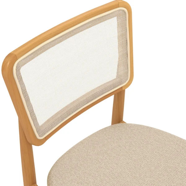 A cadeira Stela é a escolha certa! Com um estilo único e muito moderno, ela é produzida em estrutura resistente, de madeira de eucalipto, garantindo mais durabilidade. Entregue montada, ela suporta até 120 kg, além de combinar com todas as ocasiões, e com medidas de 88 cm de altura, sendo 50 cm a altura do assento, 45,5 cm de largura e 53 cm de profundidade, para ainda mais comodidade, o assento possui um design curvo, acomodando perfeitamente à mesa, e sendo estofado com tecido linho mesclado areia, garante um toque suave e gostoso para uma sala de jantar ainda mais completa. Os destaques ficam para a telinha bege no encosto da cadeira, que além de trazer modernidade, torna a peça ainda mais diferenciada. Os pés, torneados palitos, aliados ao assento flutuante, são outro diferencial que chama atenção na peça e transformam seu espaço e momentos, garantindo ainda mais beleza e sofisticação.
