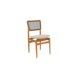 A cadeira Stela é a escolha certa! Com um estilo único e muito moderno, ela é produzida em estrutura resistente, de madeira de eucalipto, garantindo mais durabilidade. Entregue montada, ela suporta até 120 kg, além de combinar com todas as ocasiões, e com medidas de 88 cm de altura, sendo 50 cm a altura do assento, 45,5 cm de largura e 53 cm de profundidade, para ainda mais comodidade, o assento possui um design curvo, acomodando perfeitamente à mesa, e sendo estofado com tecido linho mesclado areia, garante um toque suave e gostoso para uma sala de jantar ainda mais completa. Os destaques ficam para a telinha cor chumbo no encosto da cadeira, que além de trazer modernidade, torna a peça ainda mais diferenciada. Os pés, torneados palitos, aliados ao assento flutuante, são outro diferencial que chama atenção na peça e transformam seu espaço e momentos, garantindo ainda mais beleza e sofisticação.