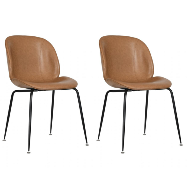 A cadeira Dinamarca apresenta uma silhueta diferenciada, unindo o tradicional ao surpreendente. Ela possui o assento estofado, criando contraste com a base minimalista em aço carbono. Ideal para ambientes modernos e minimalista.