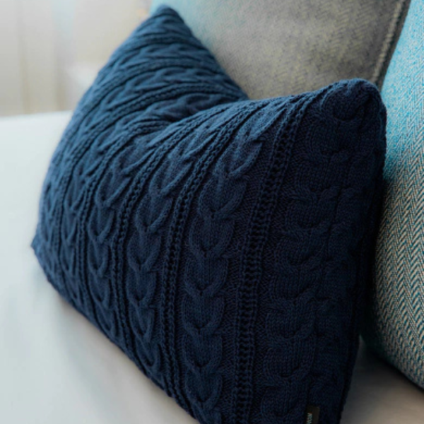 Almofada em tricot para deixar o ambiente mais aconchegante e sofisticado.