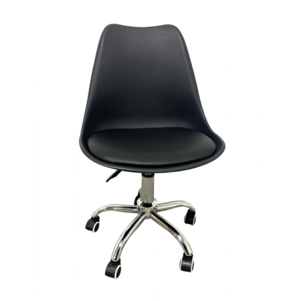 A cadeira Chicago é uma elegante combinação de couro ecológico, polipropileno e aço cromado. Sua estética minimalista e delicada a torna perfeita para diversos ambientes, como quartos, consultórios e home offices. Complemente seu espaço com estilo e funcionalidade através dessa cadeira.