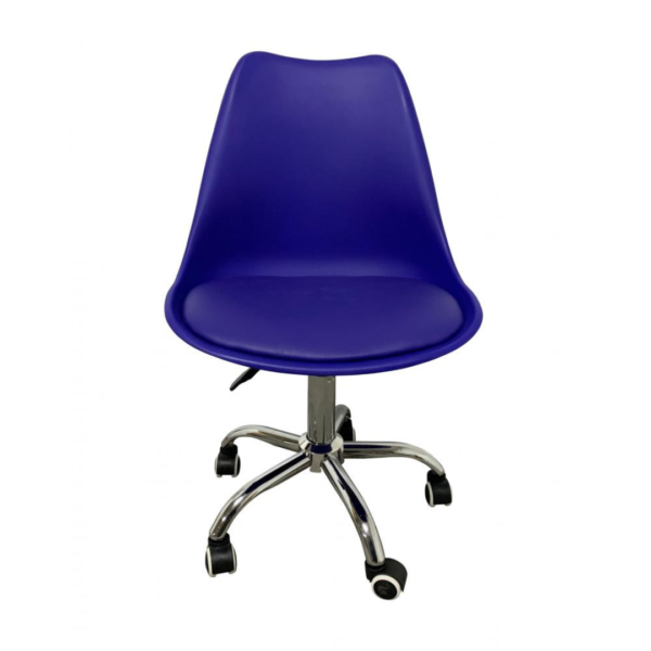 A cadeira Chicago é uma elegante combinação de couro ecológico, polipropileno e aço cromado. Sua estética minimalista e delicada a torna perfeita para diversos ambientes, como quartos, consultórios e home offices. Complemente seu espaço com estilo e funcionalidade através dessa cadeira.