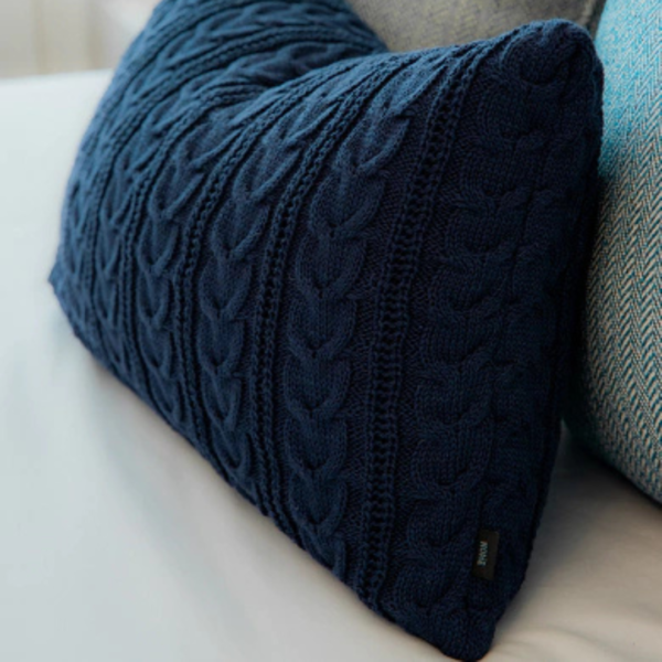 Almofada em tricot para deixar o ambiente mais aconchegante e sofisticado.
