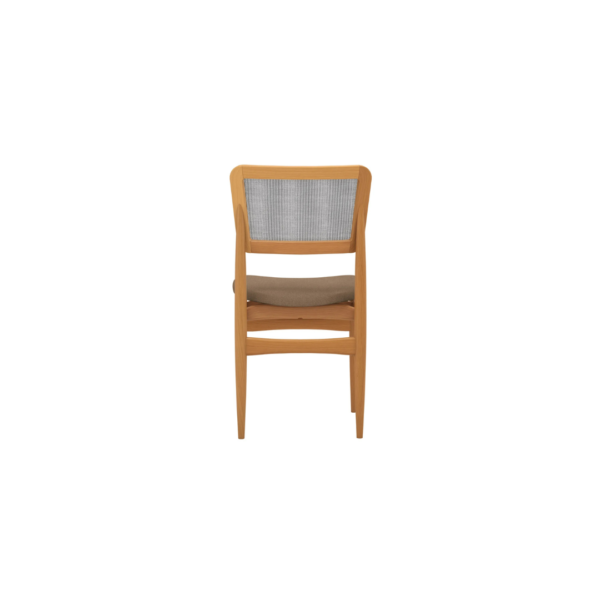 A cadeira Stela é a escolha certa! Com um estilo único e muito moderno, ela é produzida em estrutura resistente, de madeira de eucalipto, garantindo mais durabilidade. Entregue montada, ela suporta até 120 kg, além de combinar com todas as ocasiões, e com medidas de 88 cm de altura, sendo 50 cm a altura do assento, 45,5 cm de largura e 53 cm de profundidade, para ainda mais comodidade, o assento possui um design curvo, acomodando perfeitamente à mesa, e sendo estofado com tecido corino cappuccino, garante um toque suave e gostoso para uma sala de jantar ainda mais completa. Os destaques ficam para a telinha cor chumbo no encosto da cadeira, que além de trazer modernidade, torna a peça ainda mais diferenciada. Os pés, torneados palitos, aliados ao assento flutuante, são outro diferencial que chama atenção na peça e transformam seu espaço e momentos, garantindo ainda mais beleza e sofisticação.
