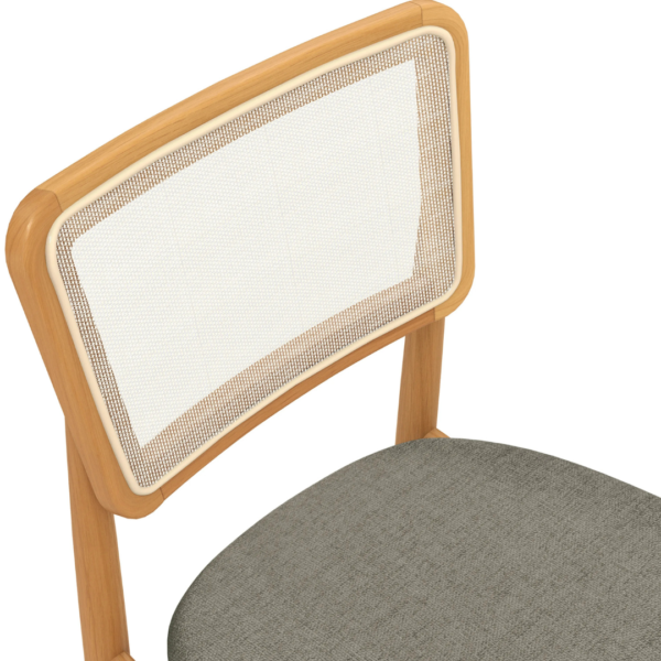 A cadeira Stela é a escolha certa! Com um estilo único e muito moderno, ela é produzida em estrutura resistente, de madeira de eucalipto, garantindo mais durabilidade. Entregue montada, ela suporta até 120 kg, além de combinar com todas as ocasiões, e com medidas de 88 cm de altura, sendo 50 cm a altura do assento, 45,5 cm de largura e 53 cm de profundidade, para ainda mais comodidade, o assento possui um design curvo, acomodando perfeitamente à mesa, e sendo estofado com tecido linho mesclado chumbo, garante um toque suave e gostoso para uma sala de jantar ainda mais completa. Os destaques ficam para a telinha bege no encosto da cadeira, que além de trazer modernidade, torna a peça ainda mais diferenciada. Os pés, torneados palitos, aliados ao assento flutuante, são outro diferencial que chama atenção na peça e transformam seu espaço e momentos, garantindo ainda mais beleza e sofisticação.