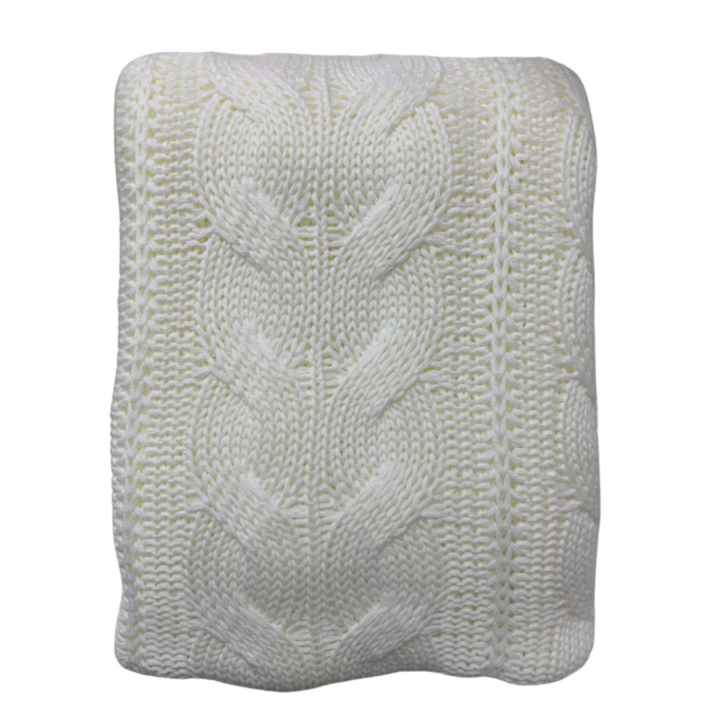 Manta peseira para cama de casal, cama queen, cama king e também funciona muito bem para sofás grandes, manta em tricot branco milk modelo trança e com design exclusivo, peça incrível para deixar o seu ambiente estiloso e super aconchegante no inverno. O material é feito em tricot de alta qualidade, a manta é suave ao toque e muito agradável, e para garantir a durabilidade da sua manta, siga as instruções de lavagem que acompanham o produto.