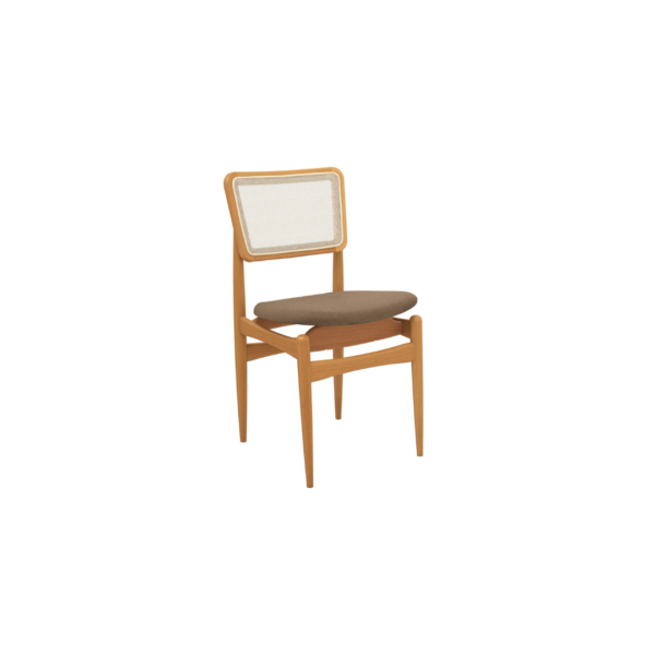 A cadeira Stela é a escolha certa! Com um estilo único e muito moderno, ela é produzida em estrutura resistente, de madeira de eucalipto, garantindo mais durabilidade. Entregue montada, ela suporta até 120 kg, além de combinar com todas as ocasiões, e com medidas de 88 cm de altura, sendo 50 cm a altura do assento, 45,5 cm de largura e 53 cm de profundidade, para ainda mais comodidade, o assento possui um design curvo, acomodando perfeitamente à mesa, e sendo estofado com tecido corino cappuccino, garante um toque suave e gostoso para uma sala de jantar ainda mais completa. Os destaques ficam para a telinha bege no encosto da cadeira, que além de trazer modernidade, torna a peça ainda mais diferenciada. Os pés, torneados palitos, aliados ao assento flutuante, são outro diferencial que chama atenção na peça e transformam seu espaço e momentos, garantindo ainda mais beleza e sofisticação.