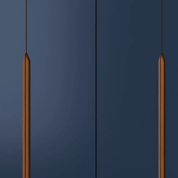 O guarda-roupa de casal com 6 portas, 4 gavetas internas traz um bom espaço interno com 02 cabideiros, 02 nichos para sapatos na parte inferior do guarda-roupa, 03 maleiros e 04 nichos para roupas dobradas ou caixas organizadoras. O guarda-roupa é produzido em MDF na escala de brilho fosco, com revestimento e acabamento em pintura touch. Um diferencial no modelo deste guarda-roupa fica para o puxador em cava meia porta, que traz ainda mais charme e estilo para o seu quarto juntamente com os veios na textura em madeira cor canela e azul profundo trazendo um belo contraste a este mobiliário.