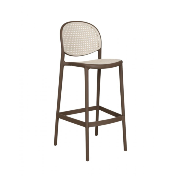 A banqueta Positano é super elegante, ideal para acompanhar bancadas de bares ou cafés! Seu encosto e assento possuem a textura de Rattan, porém por ser toda em polipropileno, ela possui uma resistência ainda maior. Seu estilo moderno e elegante faz com que ela se adéque a ambientes internos e externos.