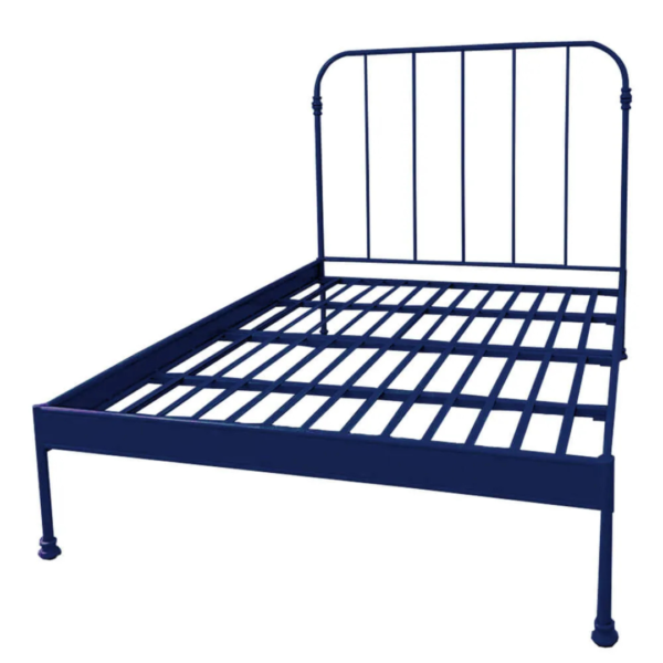 A cama modelo Patente de casal é a escolha perfeita para quem deseja unir elegância e funcionalidade em um único móvel. Esta peça versátil em ferro é ideal para decorar todos os tipos de quarto, proporcionando um ambiente encantador e seguro para descanso e momentos de relaxamento. Com a pezeira reta, o ambiente fica mais amplo e esse modelo é mais fácil de manter organizado. Feita manualmente em ferro de alta qualidade, esta cama é extremamente resistente e durável. O tratamento de galvanização à fogo e o acabamento em pintura eletrostática garantem proteção contra ferrugem, permitindo seu uso em qualquer ambiente, inclusive em cidades litorâneas. Além disso, a cama é fácil de montar e praticamente não requer manutenção, proporcionando praticidade e tranquilidade por décadas.