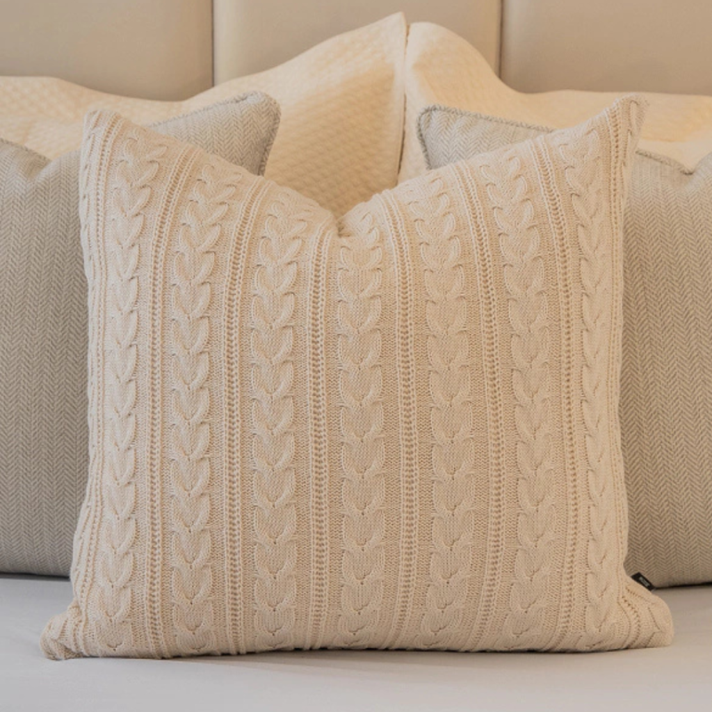 Almofada em tricot para deixar o ambiente mais aconchegante e sofisticado.