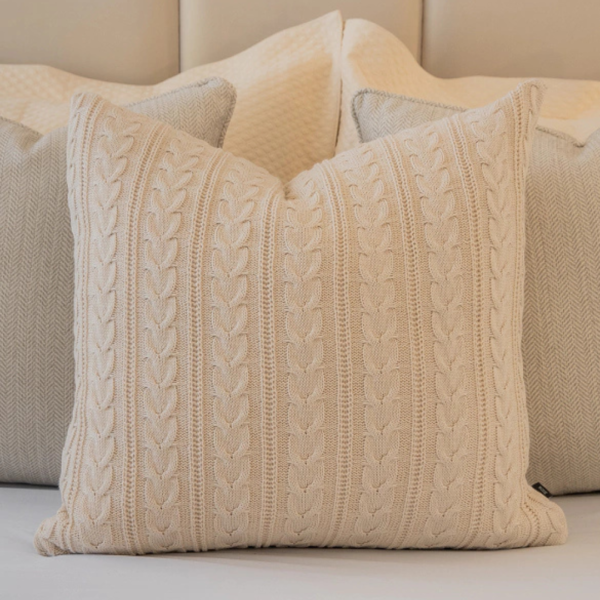 Almofada em tricot para deixar o ambiente mais aconchegante e sofisticado.