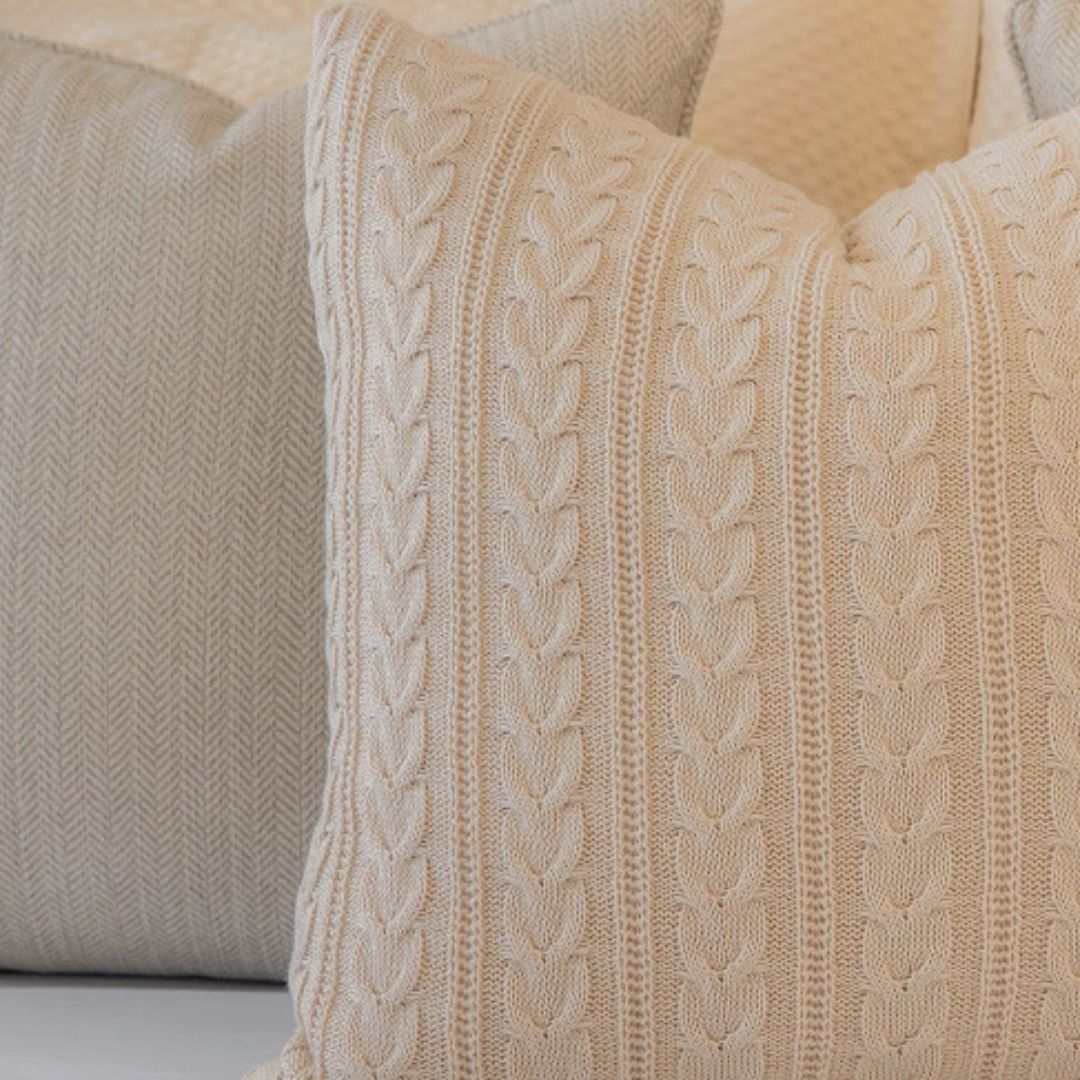 Almofada em tricot para deixar o ambiente mais aconchegante e sofisticado.