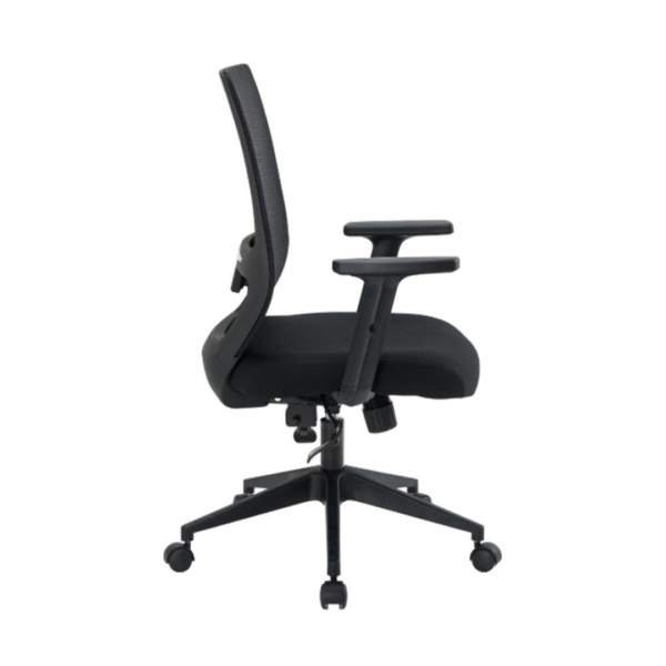 A cadeira Genebra Diretor por ser ergonômica ela é ideal para trabalhar, seja no escritório ou em casa. Ela é totalmente ajustável, seus braços, assento e encosto. Isso fará a cadeira se adaptar a pessoa que está usando. Seu assento em espuma injetada é muito confortável também, e seu encosto em tela com apoio de lombar, evitarão suas dores nas costas.