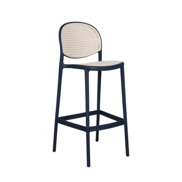 A banqueta Positano é super elegante, ideal para acompanhar bancadas de bares ou cafés! Seu encosto e assento possuem a textura de Rattan, porém por ser toda em polipropileno, ela possui uma resistência ainda maior. Seu estilo moderno e elegante faz com que ela se adéque a ambientes internos e externos.