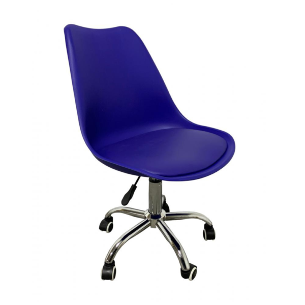 A cadeira Chicago é uma elegante combinação de couro ecológico, polipropileno e aço cromado. Sua estética minimalista e delicada a torna perfeita para diversos ambientes, como quartos, consultórios e home offices. Complemente seu espaço com estilo e funcionalidade através dessa cadeira.
