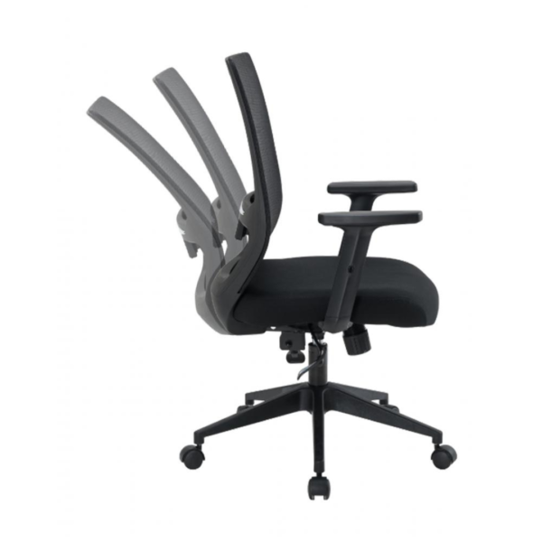 A cadeira Genebra Diretor por ser ergonômica ela é ideal para trabalhar, seja no escritório ou em casa. Ela é totalmente ajustável, seus braços, assento e encosto. Isso fará a cadeira se adaptar a pessoa que está usando. Seu assento em espuma injetada é muito confortável também, e seu encosto em tela com apoio de lombar, evitarão suas dores nas costas.