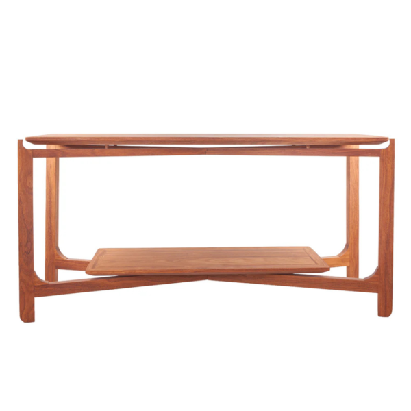 Aparador feito em madeira natural sucupira com quatro pés com base em X com prateleira de apoio e tampo apoiado flutuante com bordas chanfradas e cantos arredondados trazendo e reforçando a alta qualidade deste mobiliário. Móvel de design moderno, agrega um diferencial a decoração, pode ser usado em salas, escritórios e halls de entrada. Desenvolvido e fabricado nacionalmente pela Modali Design.