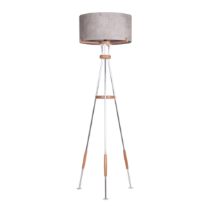 Luminária feita em metal prateado com três pés interligados por anéis de metal e madeira ao longo da peça, detalhes nas cores madeira na base dos pés e no suporte da cúpula que é de fórmica, na tonalidade cinza. Peça com toque de elegância, agrega sofisticação a decoração. Bivolt, possui 01 soquete tipo E27, potência máxima de 60w e não acompanha lâmpada. Desenvolvido e fabricado nacionalmente pela Modali Design.