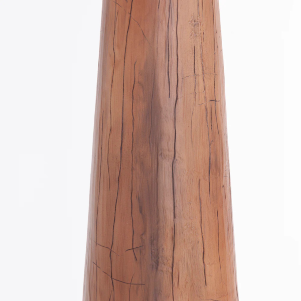 Luminária com estrutura central de madeira e resina que sustenta a cúpula de tecido, na cor bege. Peça de traçados leves e elegante, agrega sofisticação a decoração. Bivolt, possui 01 soquete tipo E27, potência máxima de 60w e não acompanha lâmpada. Desenvolvido e fabricado nacionalmente pela Modali Design.