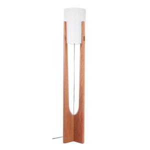 Luminária feita em madeira com três pés unificados para sustentação e cúpula de tecido, na tonalidade bege claro. Peça de design elegante e agrega um diferencial a decoração. Bivolt, possui 01 soquete tipo E27, potência máxima de 60w e não acompanha lâmpada. Desenvolvido e fabricado nacionalmente pela Modali Design.