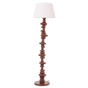Luminária feita em resina com base dos pés em formato de pedras redondas empilhadas com aspecto de madeira natural marrom, e cúpula de tecido liso simples, na tonalidade clara. Peça de design elegante que agrega um diferencial a decoração. Bivolt, possui 01 soquete tipo E27, potência máxima de 60w e não acompanha lâmpada.