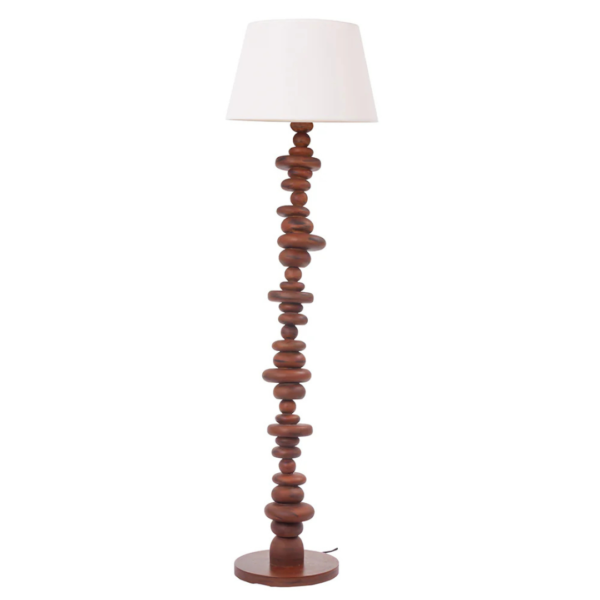 Luminária feita em resina com base dos pés em formato de pedras redondas empilhadas com aspecto de madeira natural marrom, e cúpula de tecido liso simples, na tonalidade clara. Peça de design elegante que agrega um diferencial a decoração. Bivolt, possui 01 soquete tipo E27, potência máxima de 60w e não acompanha lâmpada.