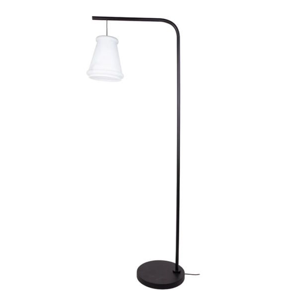 Luminária feita com cúpula de vidro leitoso branco com braço fixo de metal na cor preta. Peça elegante que agrega sofisticação e se torna um diferencial na decoração. Desenvolvido e fabricado nacionalmente pela Modali Design.
