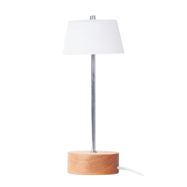 Luminária de mesa feito em resina com formato redondo com cúpula cônica branca. Peça de design simples e elegante, agrega um diferencial a decoração. Desenvolvido e fabricado nacionalmente pela Modali Design.