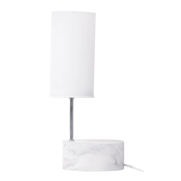 Luminária de mesa feito em resina e metal prateado e com cúpula branca redonda. Peça de design simples e elegante, agrega um diferencial a decoração. Desenvolvido e fabricado nacionalmente pela Modali Design.