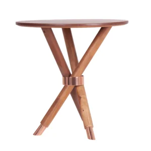 Mesa feita em madeira com anel de cobre unindo os três pés entrelaçados, detalhes também em cobre na base dos pés. Móvel elegante, agrega um diferencial a decoração, pode ser usada em salas, escritórios e quartos. Criação desenvolvida por Andrés Fernandez e fabricado nacionalmente pela Modali Design.