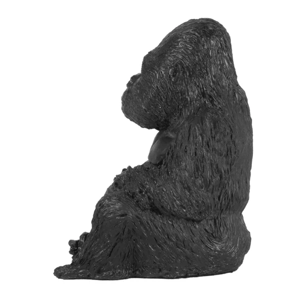 Escultura de resina na fisionomia de um gorila. Adorno de traços bem marcados, agrega personalidade a decoração e pode ser utilizado sobre mesas, bandejas e aparadores. Desenvolvido e fabricado nacionalmente pela Modali Design.