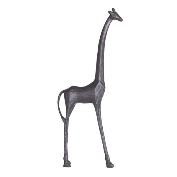 Escultura de resina na forma de uma girafa. Adorno de acabamento rústico criado para ser exposto sobre mesas, aparadores e estantes. Desenvolvido e fabricado nacionalmente pela Modali Design.
