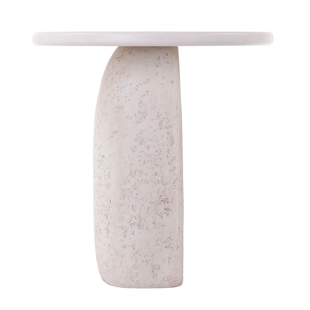 Mesa de jantar com base de madeira e revestida em resina com aspecto rústico e com tampo redondo de resina. Móvel de design moderno que agrega um diferencial a decoração do ambiente. Desenvolvido e fabricado nacionalmente pela Modali Design.
