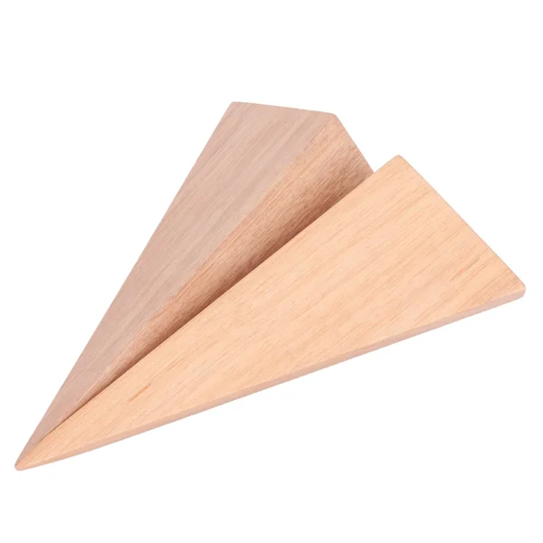 Escultura feita de madeira natural, com desenho em formato de avião. Adorno de acabamento liso criado para ser exposto sobre mesas, aparadores, estantes e prateleiras. Desenvolvido e fabricado nacionalmente pela Modali Design.