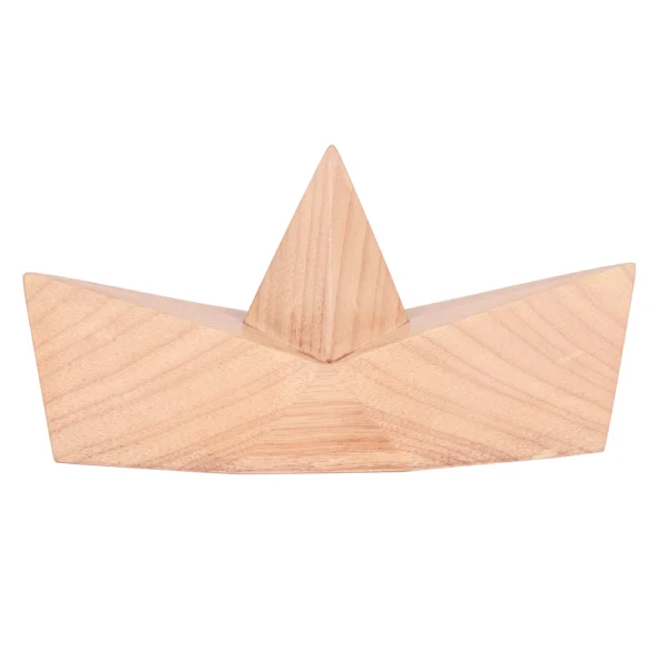 Escultura feita de madeira natural, com desenho em formato de barco. Adorno de acabamento liso criado para ser exposto sobre mesas, aparadores, estantes e prateleiras. Desenvolvido e fabricado nacionalmente pela Modali Design.
