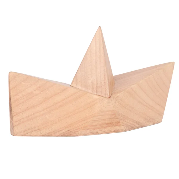 Escultura feita de madeira natural, com desenho em formato de barco. Adorno de acabamento liso criado para ser exposto sobre mesas, aparadores, estantes e prateleiras. Desenvolvido e fabricado nacionalmente pela Modali Design.