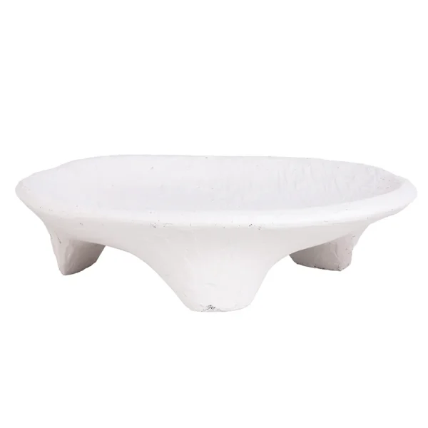 Centro de mesa feito em resina com aspecto rústico em tonalidade branca, em formato oval. Peça elegante que agrega sofisticação e se torna um diferencial na decoração. Desenvolvido e fabricado nacionalmente pela Modali Design.
