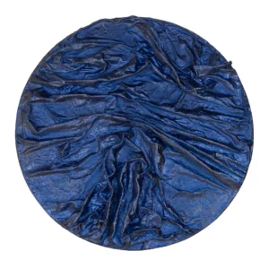 Quadro escultura para parede de resina rústica em tonalidade azul em formato redondo, desenvolvido e fabricado nacionalmente pela Modali Design.