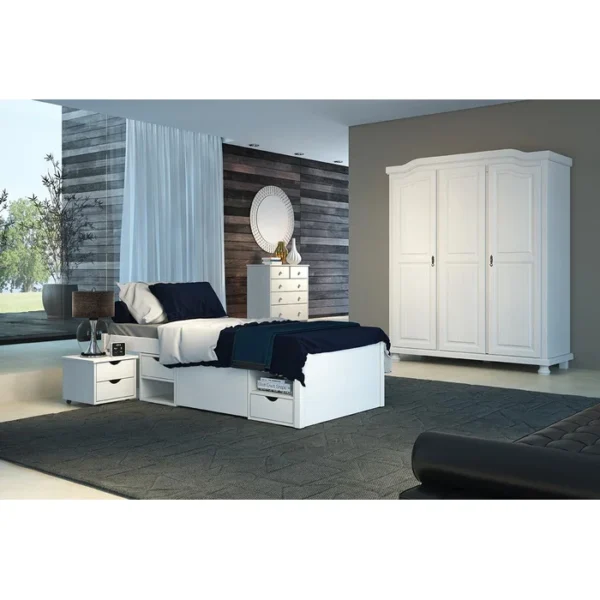 O guarda-roupa Bastian é um clássico. Ideal para você que gosta de um estilo provençal na decoração. Ele é fabricado em madeira maciça de pinus, conta com 03 portas, 01 cabideiro, 03 prateleiras e 01 maleiro. Sem contar com o acabamento branco que combina com tudo, você pode mesclar com tons suaves e tecidos florais, trazendo estilo, charme e delicadeza para o seu ambiente.